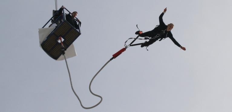 Saut à l'élastique. Saut à l'élastique.